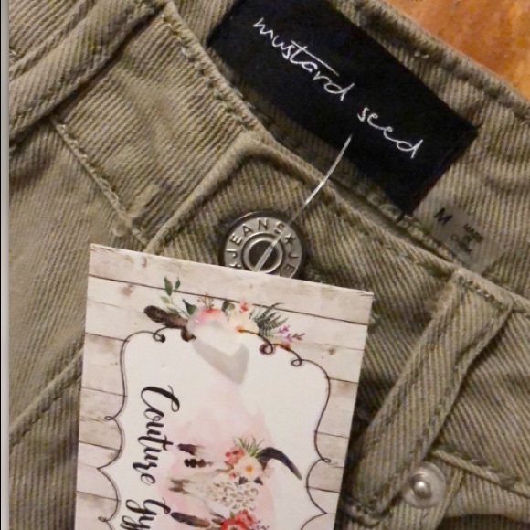 NWT sage green cut off shorts - Picture 3 of 3